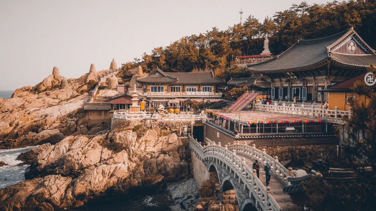 Haedong Yonggungsa temple on the rocks by the sea, Busan
