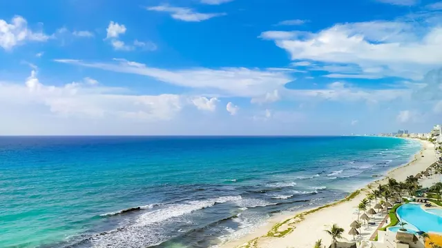 The coastline of the Hotel Zone, Cancun