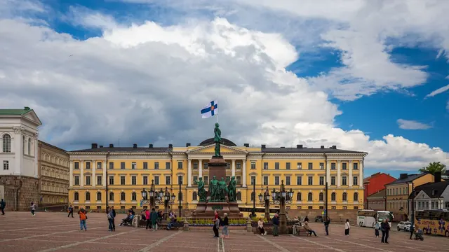Senate Square and the statue of Alexander II, Helsinki