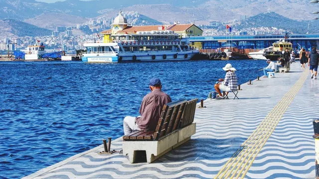 Ferries off the Kordon promenade, Izmir