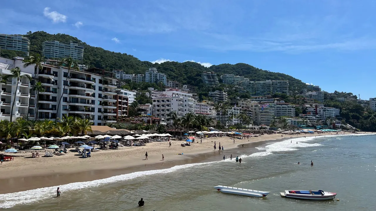 Playa de los Muertos below the green hills, Puerto Vallarta